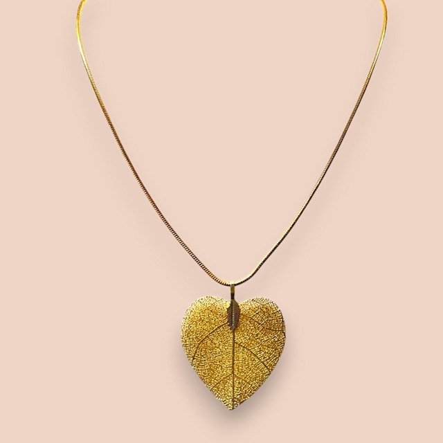 Gold Heart-Shaped Filigree Pendant Necklace