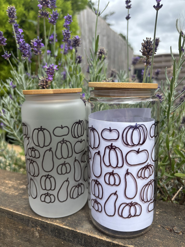  Pumpkin Outline - Glass Tumbler with Bamboo Lid and Reusable Straw