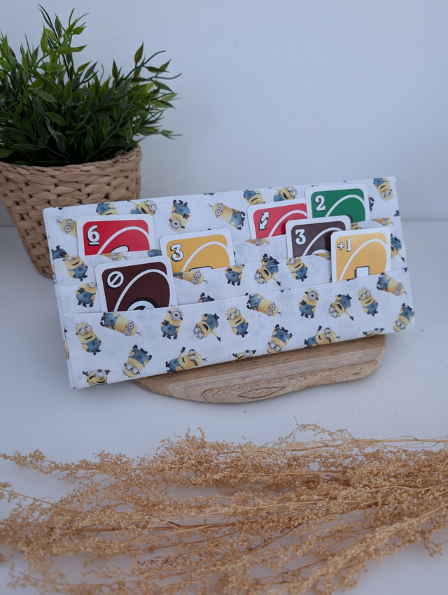 Porte-cartes de jeu enfant modèle Les minions