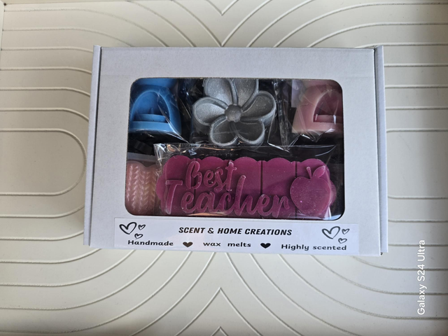 BEST TEACHER GIFT BOX 