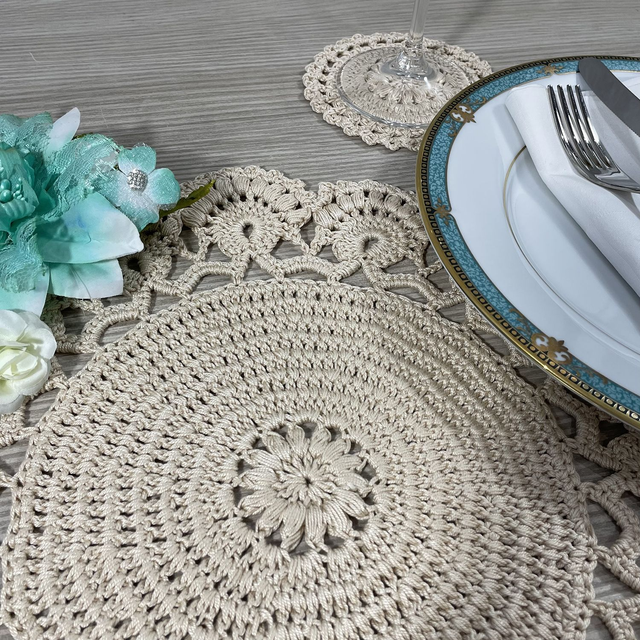 Sottopiatto e sottobicchiere a Uncinetto 