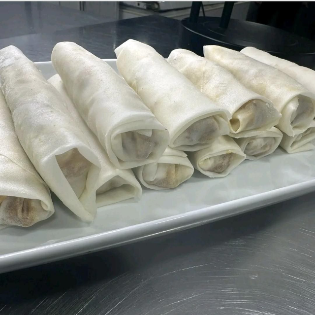 (25) meat spring rolls
