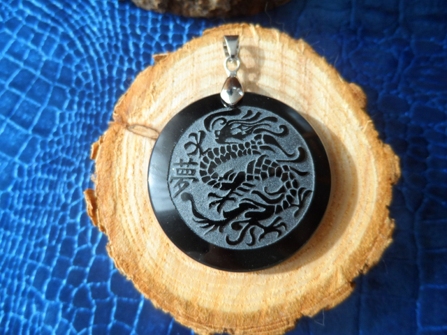 Pendentif Dragon en Obsidienne noire