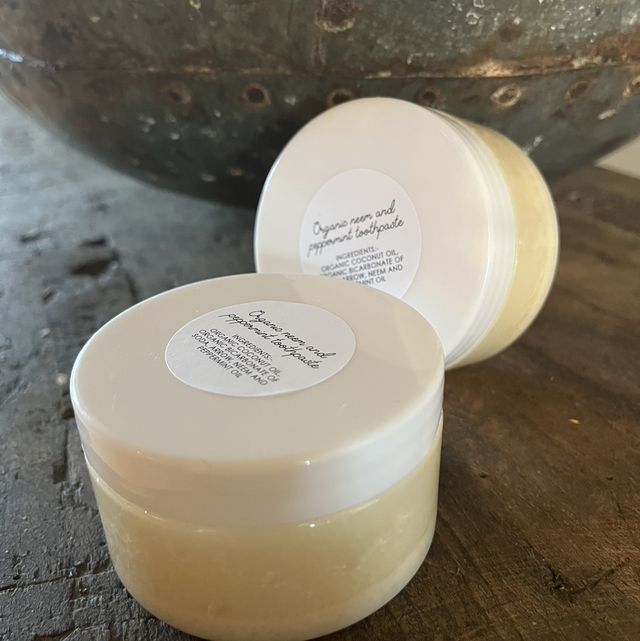 Neem and peppermint toothpaste 