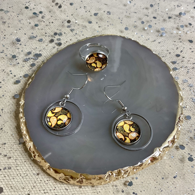 Handmade ring and earring set. Coordinated cabochon jewellery.