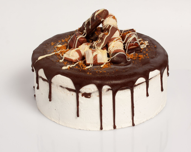 Celebration Cake - Bueno Praline