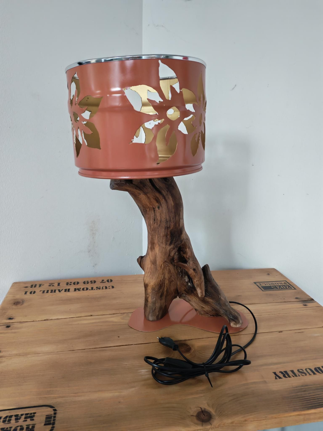 Lampe en bois flotté 