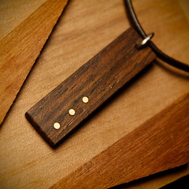 Pendentif rectangle noyer 3 points cuivre