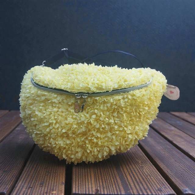 Sac banane mille fleurs jaune avec bandoulière en suédine Alaska noir