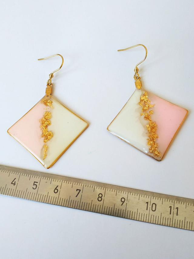 Boucles d'oreilles rose à la feuille d'or soirée chic