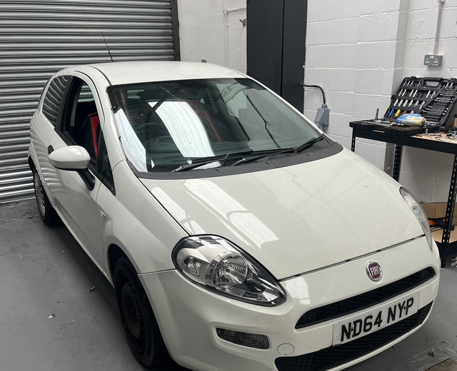 FIAT PUNTO 1.2 POP (2014, WHITE, 3DR, MANUAL)