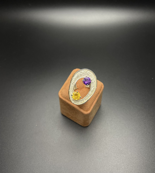 Duo di Luce – Anello Ovale in Argento 925 con Pietre Naturali