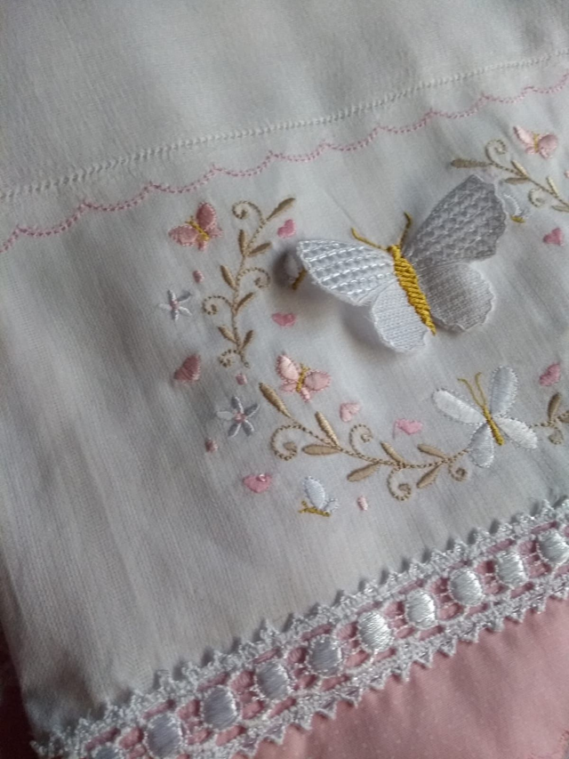 Fraldas bordadas borboletas