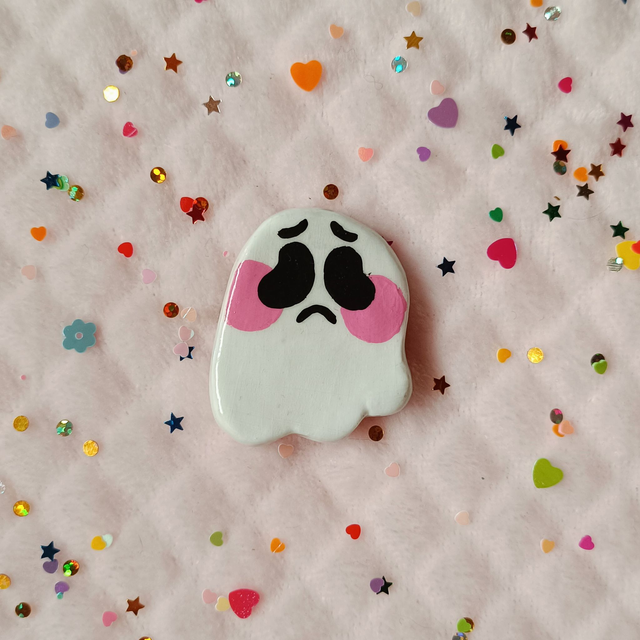 Glow in the dark ghosts clay pins