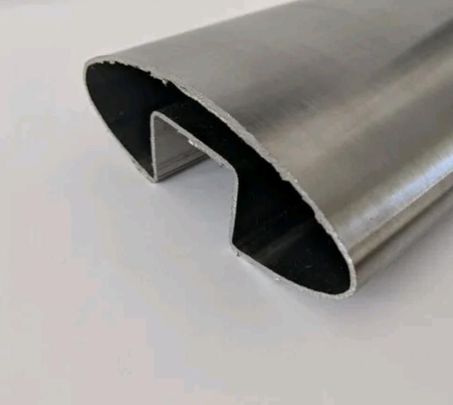 6m Oval 80mm x 40mm Slotted handrail &amp; seal gasket