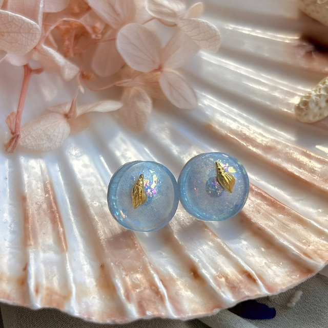 Gold Shell Circular Stud Earrings Holographic Stainless Steel