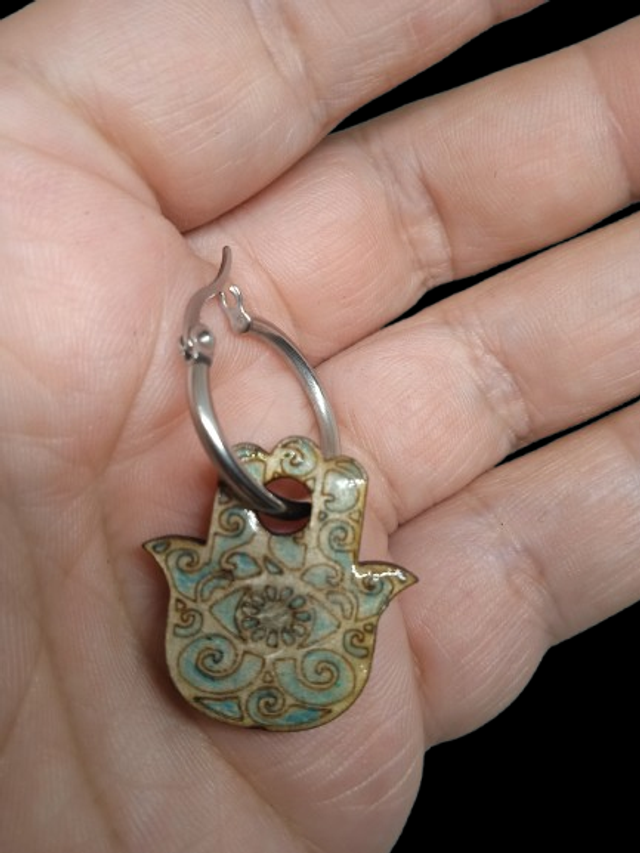 🌀 Pampille Main de Fatma Bleu Azur – Édition Artisanale Bois & Résine