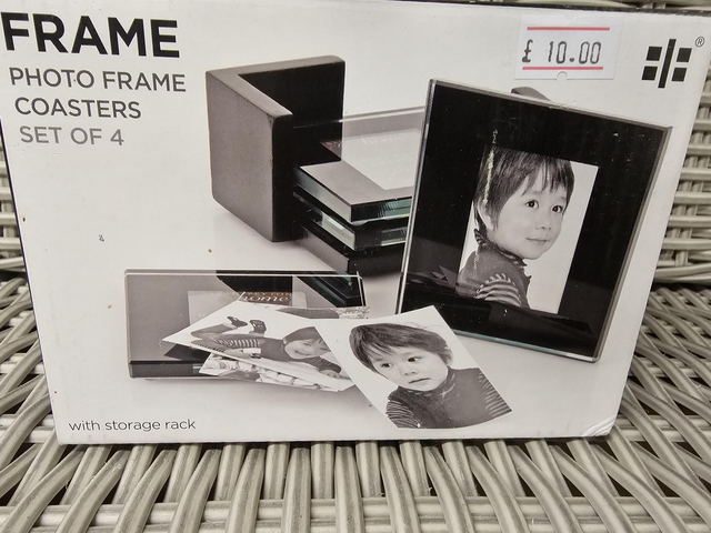 Set of 4 coasters picture frame set