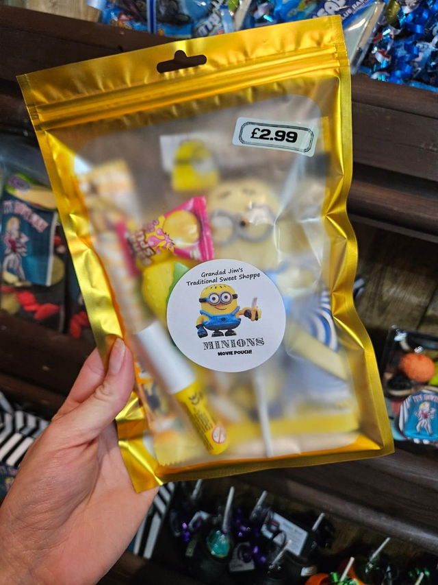 Minions treat pouch