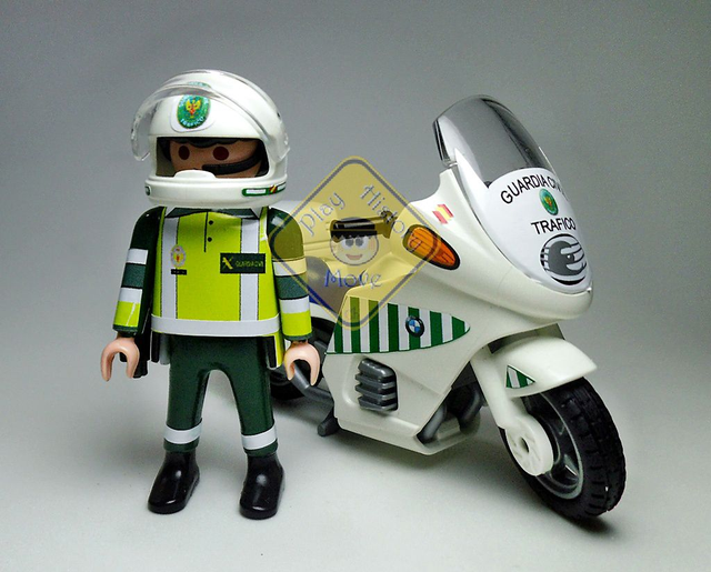 Guardia Civil Motorista Tráfico BMW 820