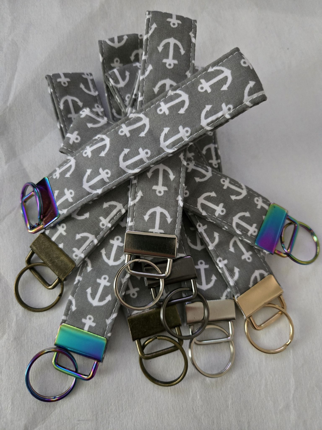Grey anchor keyring