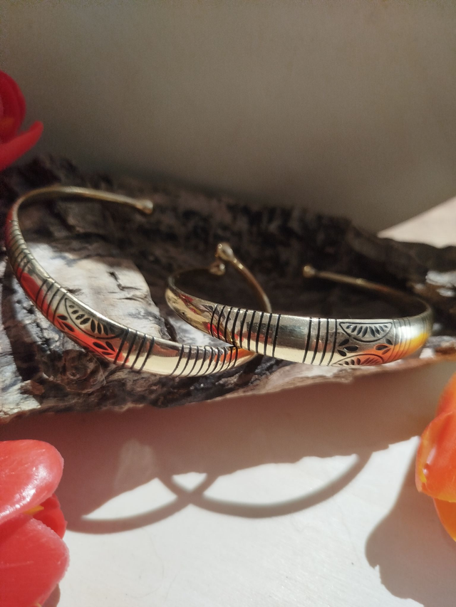  Bracelet ouvert en bronze gravé – Esprit Tribal