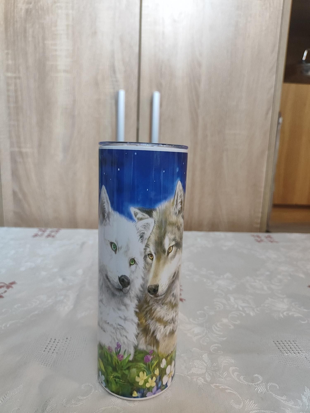 20 oz Thermobecher Wölfe auf Blumenwiese im Mond-Schein ca. 600ml