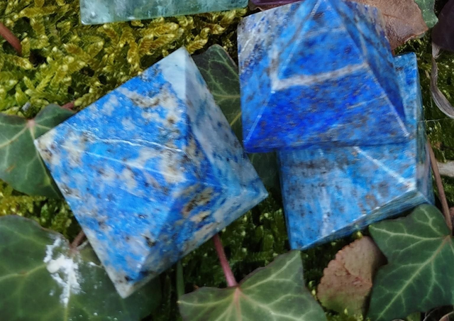Pyramide Lapis Lazuli 