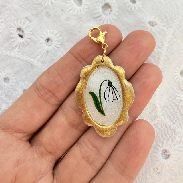 Vintage Gold Frame Snowdrop Flower Charm