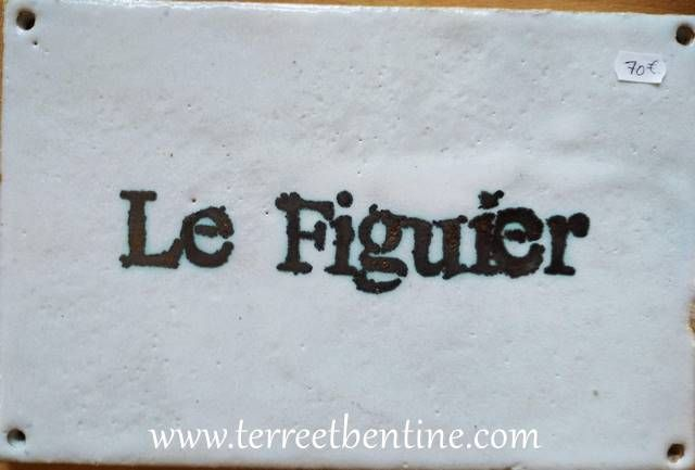 PLAQUE de Maison en N&amp;B avec trous