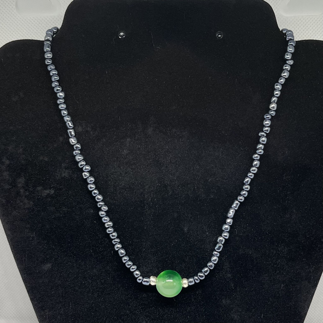 Collier ras de cou en perles rocailles et perles naturelle