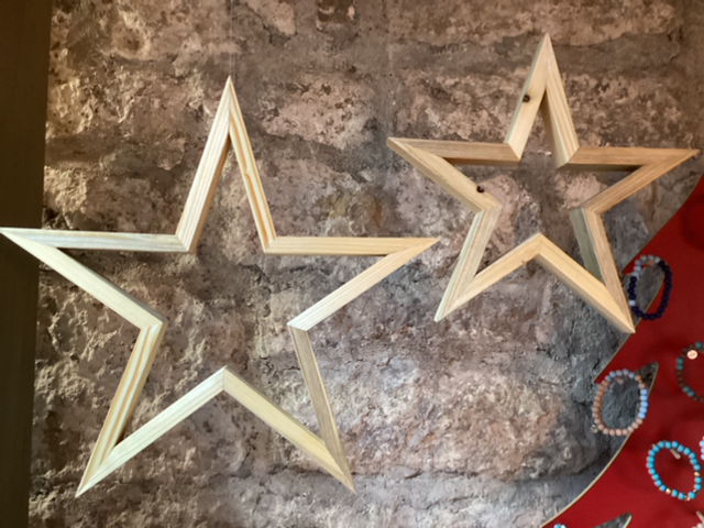 Sterne aus Fichtenholz