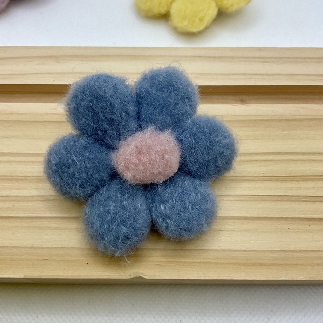Flower Felt brooches. Different colours available.