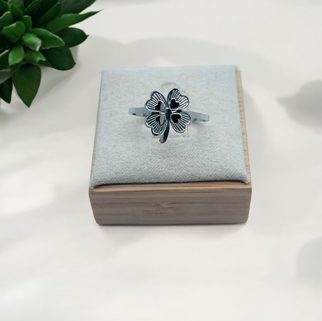 Bague trèfle réglable 