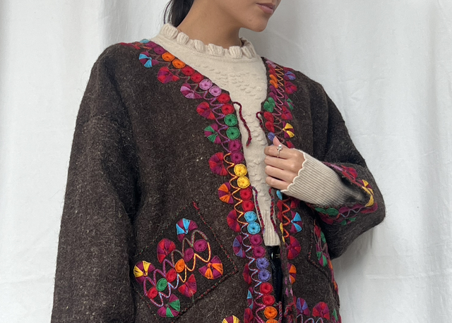 A2.2 Suéter marrón lana bordado 