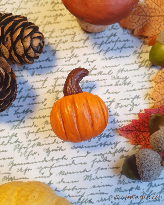 Pins Citrouille en relief -