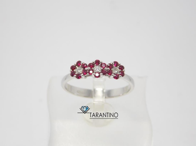 GADV ANELLO TRILOGY FIORI ORO BIANCO  DIAMANTI E RUBINI 09/040