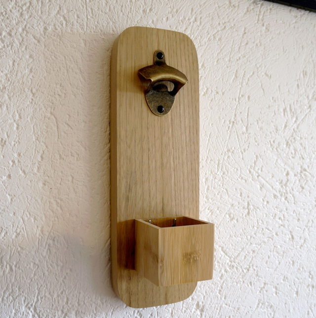 Décapsuleur mural en Chêne