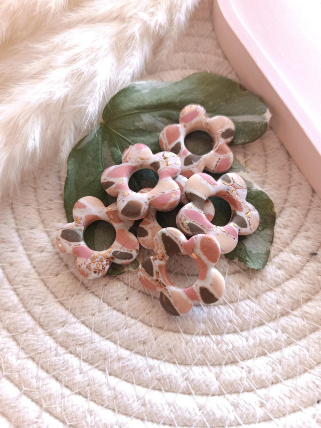 "Flora" rose moucheté