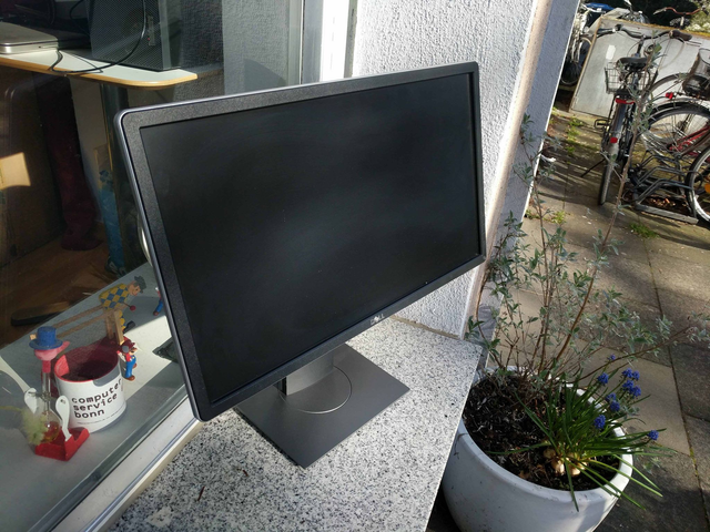 Dell P23" IPS LED Monitor