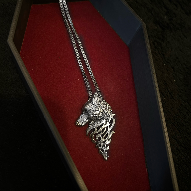 Wolf necklace 