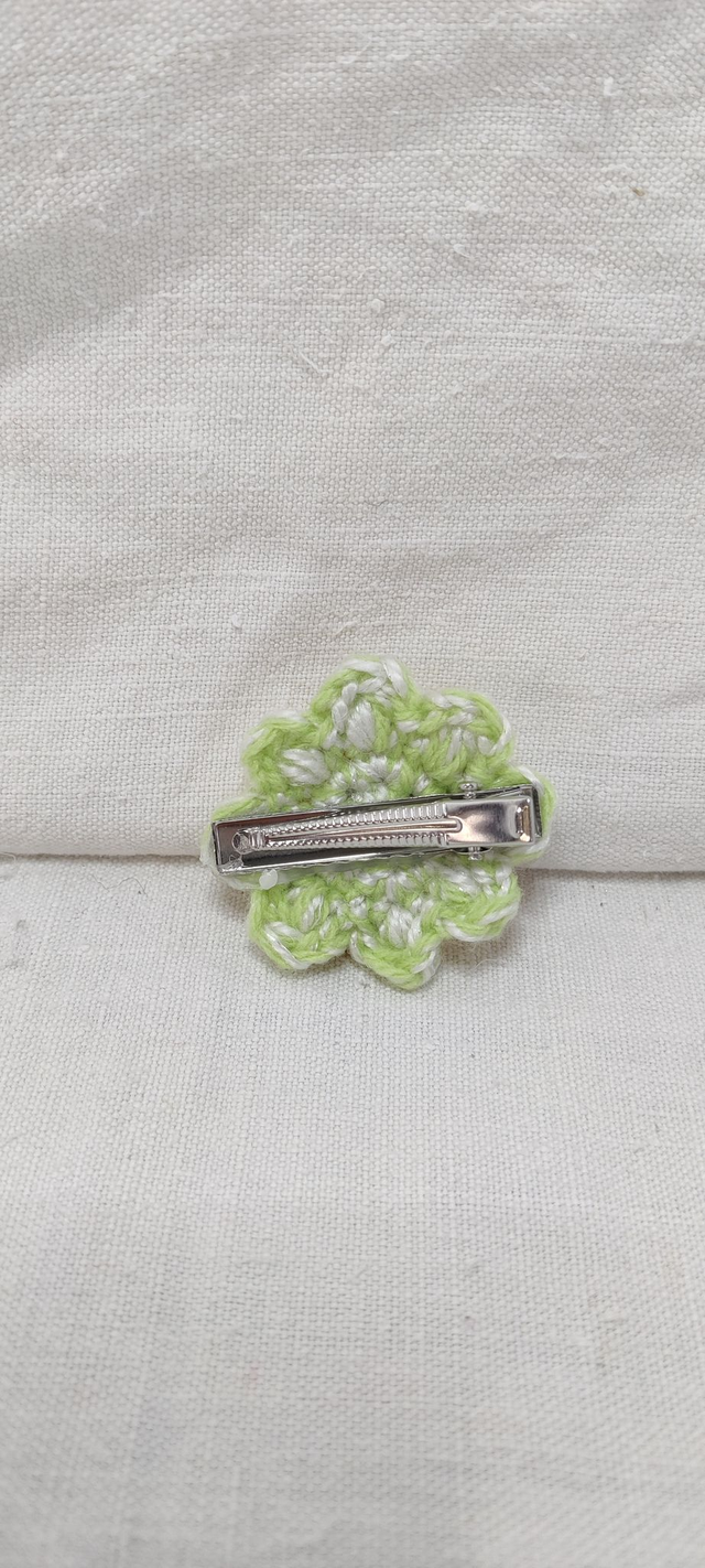 Barrette crocodile Amande douce