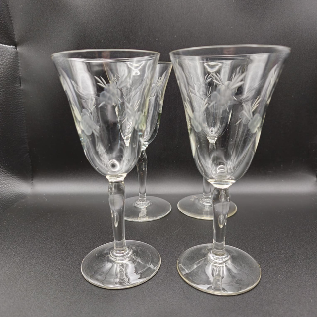 Ensemble de 4 verres ancien 