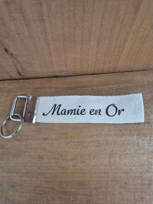 Porte clef ruban "mamie en or"