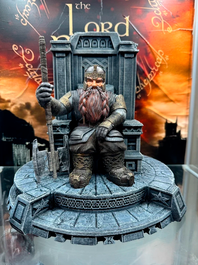 Diorama de Gimli en trono El Señor De Los Anillos LOTR