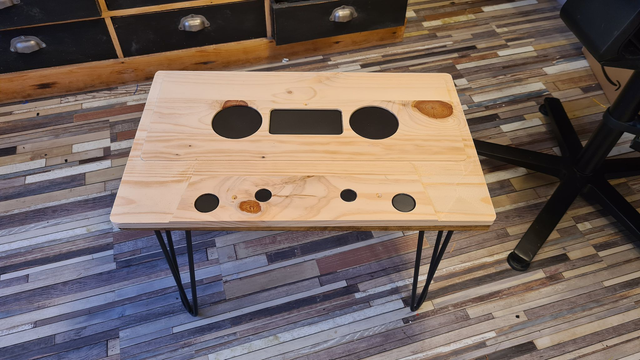 Table d&#039;appoint K7 bois brut