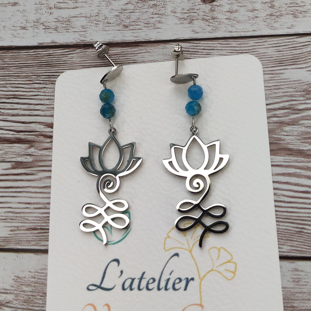 Boucles d&#039;oreilles Fleur de lotus arabesque en Apatite