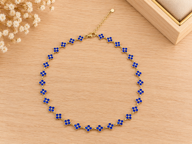 Collier fleurs bleues