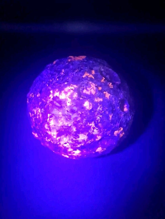 Large Yooperlite Moon - Glows Orange in UV light!