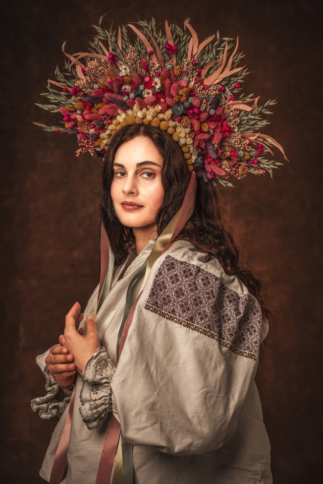 SZÍNKAVALKÁD fejdísz